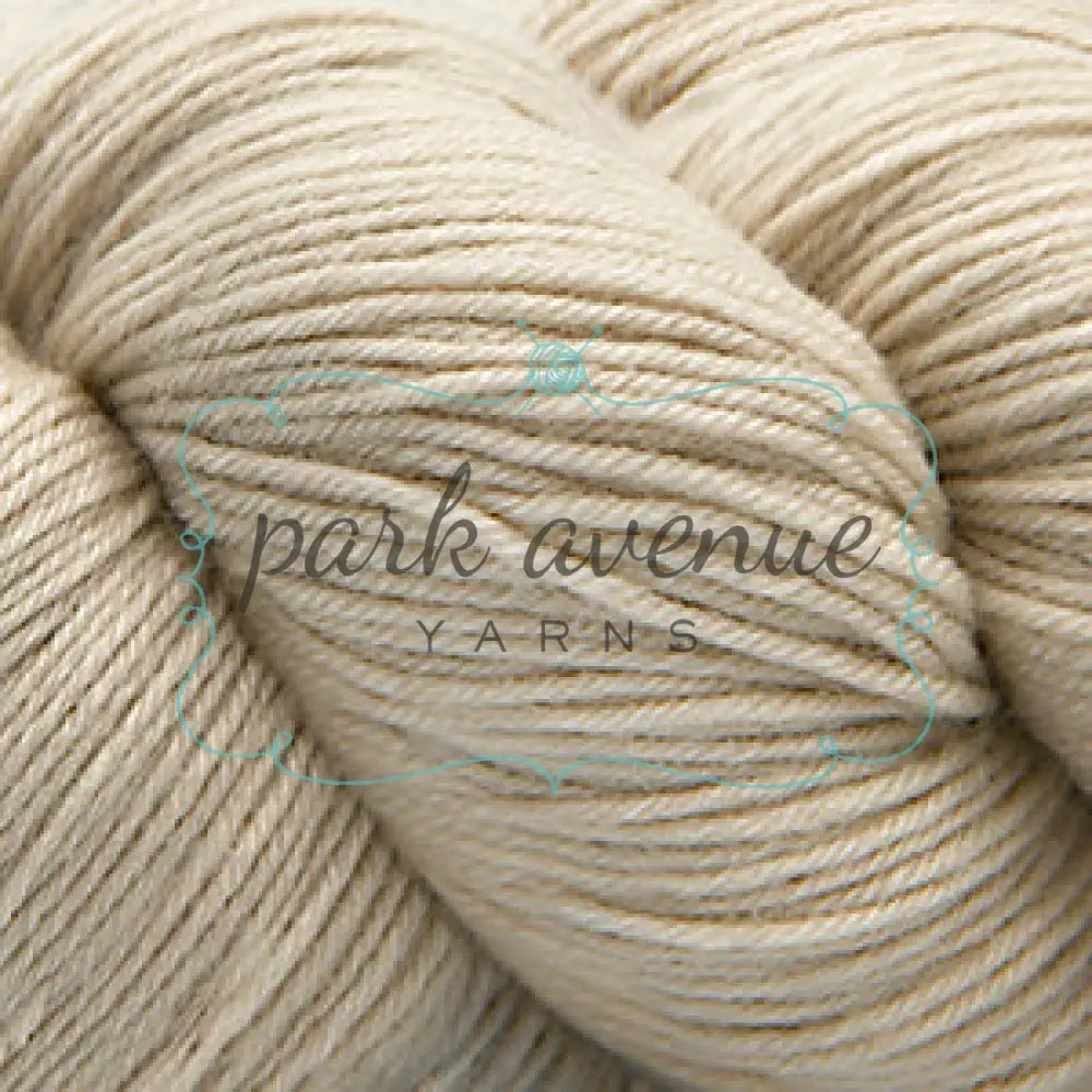 Heritage Solid Macadamia Yarn: Fingering